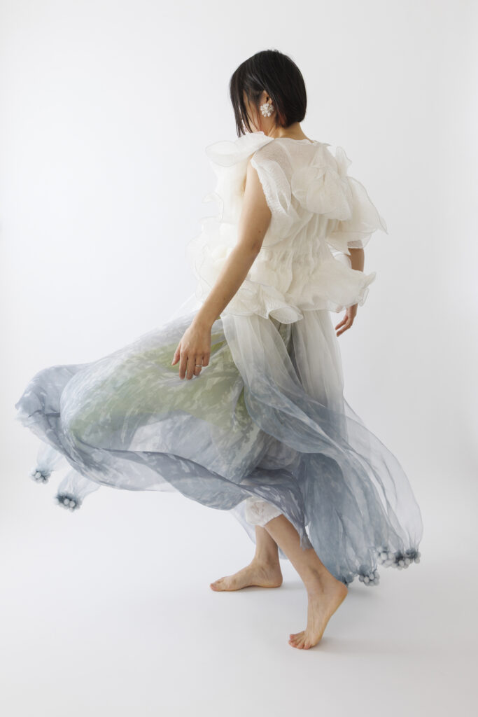 《覆う》を纏う